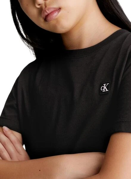 T-shirt Calvin Klein Mini Badge Noir Enfant Fille 6 T-shirt Calvin Klein Mini Badge Noir Enfant Fille – Image 6